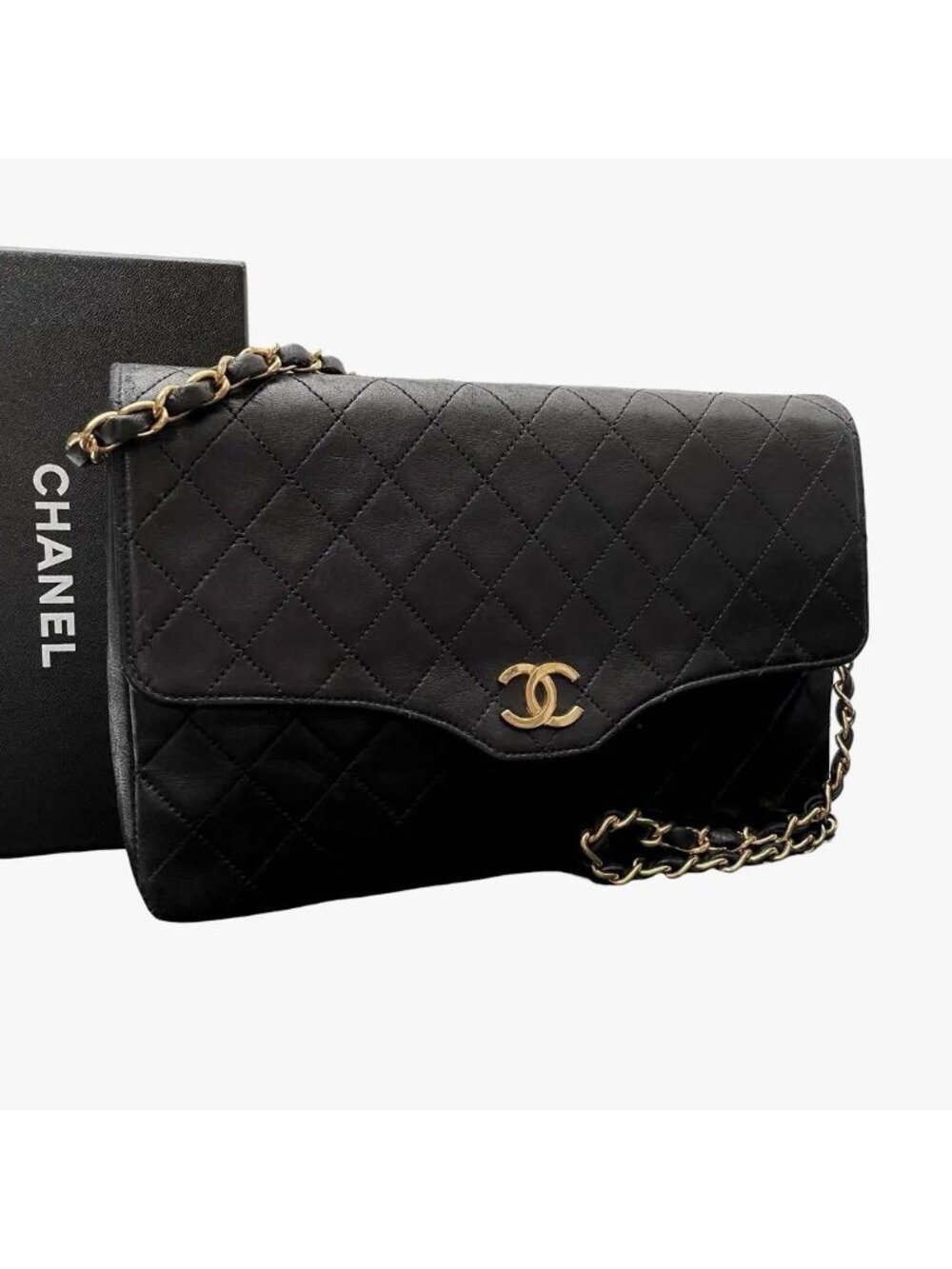 Chanel Quilted Lambskin CC Logo Chain Shoulder Bag Black